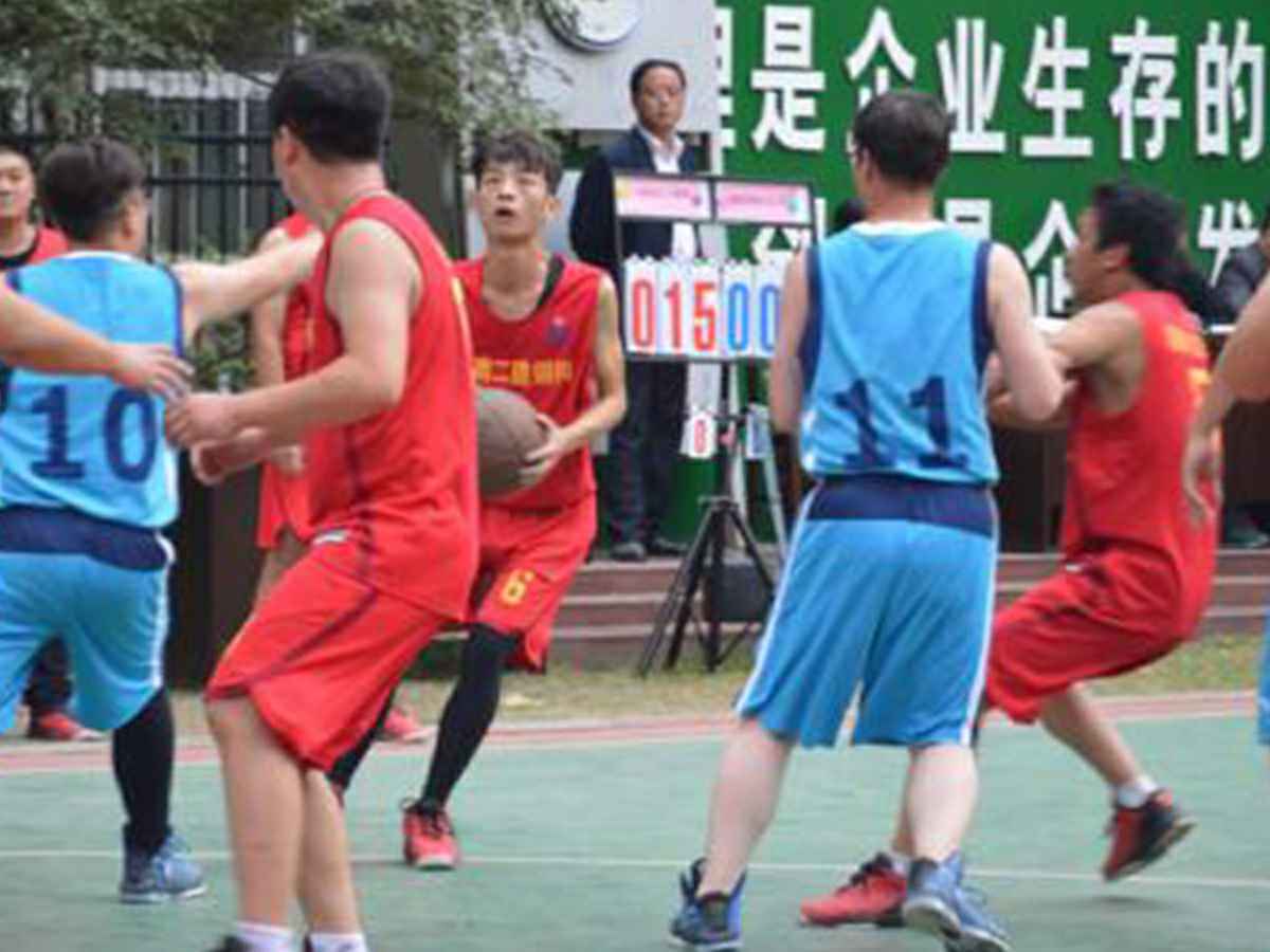 参加广州李灿文艺复兴展览有限公司“奋进杯”男子篮球赛